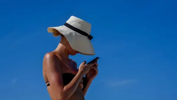 Το iPhone ζεσταίνεται πολύ: 9 αιτίες, από τον ήλιο της παραλίας μέχρι τη μπαταρία